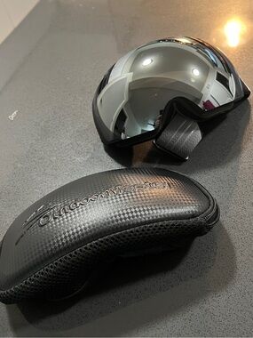 Outdoor Master Silver Mirror Lens Ski Goggles with Black Case